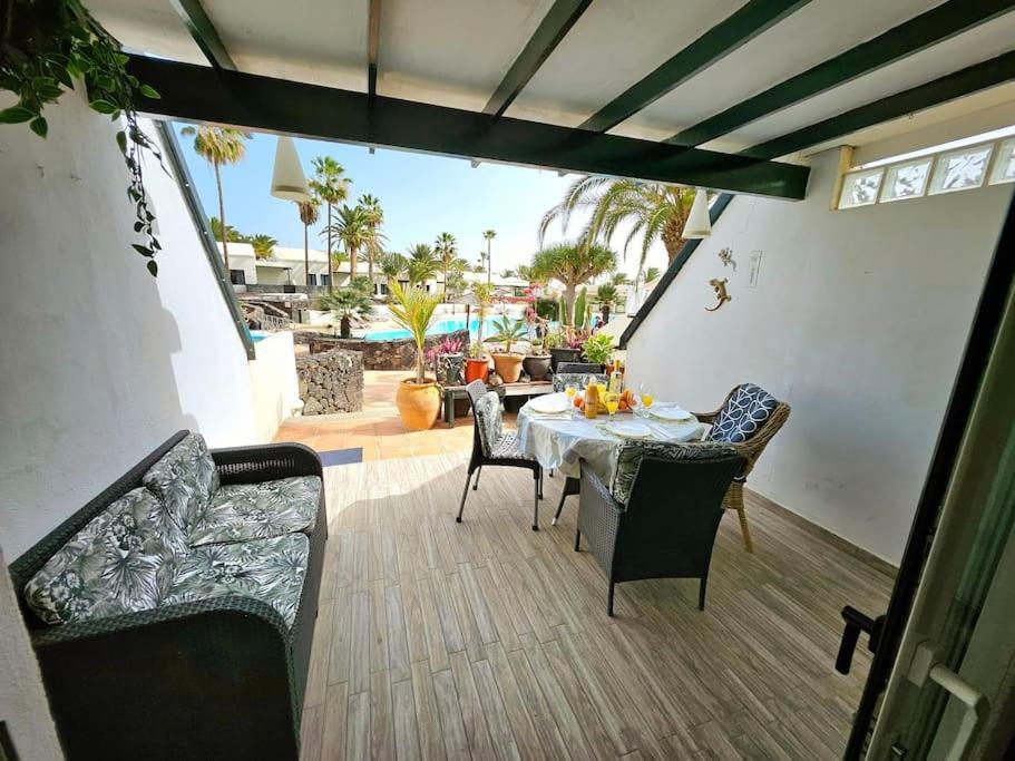 Apartamento Taisa Playa Roca Коста Тегисе Екстериор снимка