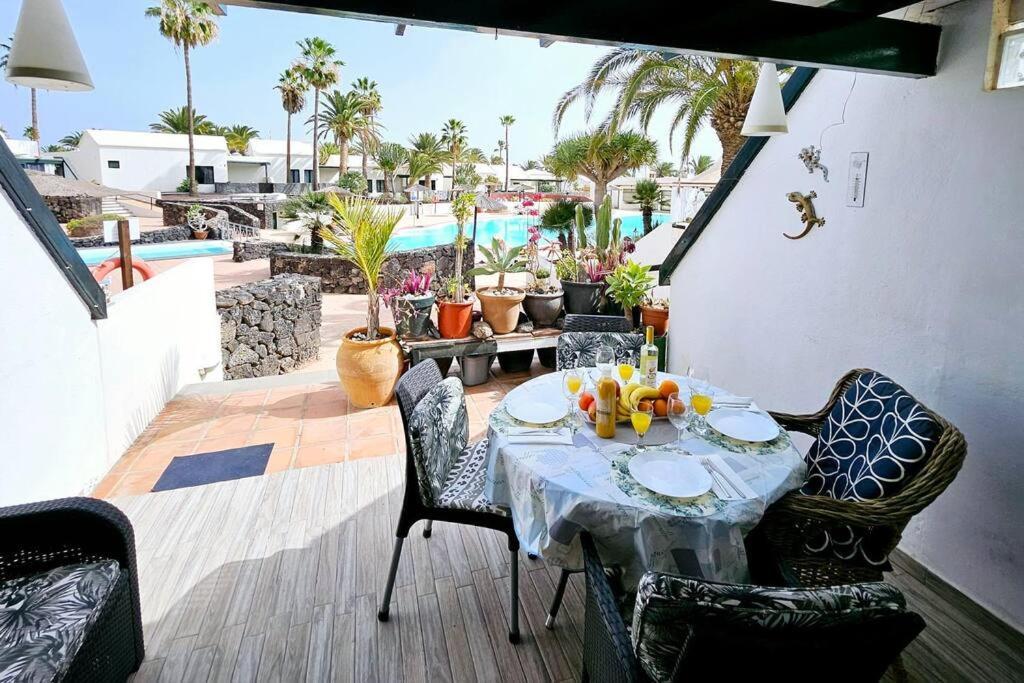 Apartamento Taisa Playa Roca Коста Тегисе Екстериор снимка